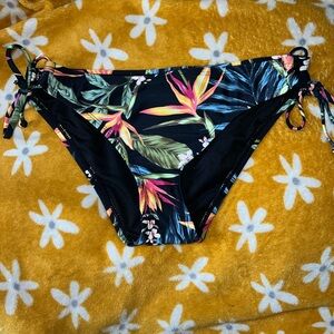 M flower bikini bottoms